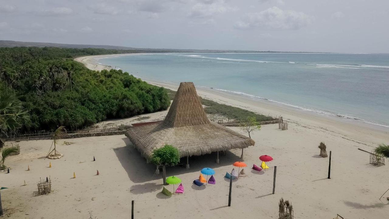 Costa Beach Resort&Club Waingapu Exterior foto