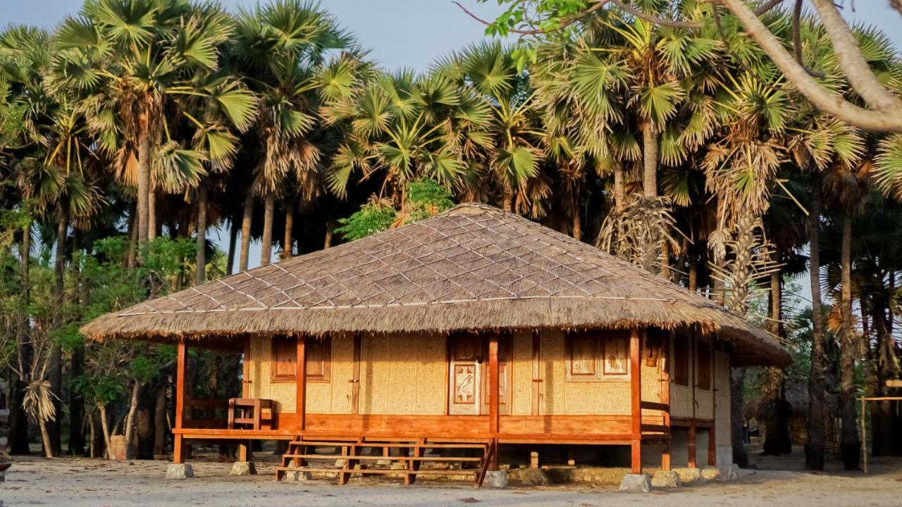 Costa Beach Resort&Club Waingapu Exterior foto